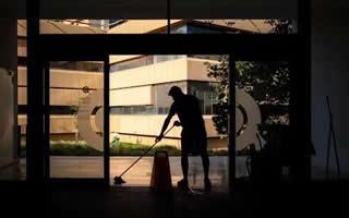 专业收纳整理师 整理衣柜 上门整理师 新居开荒